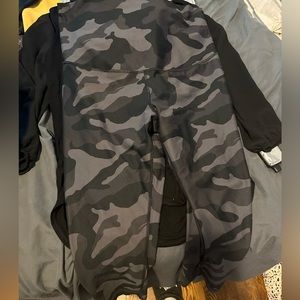 Gray Camo Old Navy Active Power-Soft Extra High Wasted Go Dey Crop Legging